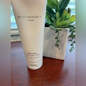 New! BCBGMAXAZRIA Body Lotion 6.7 fl oz / 200 ml